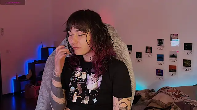 deadlysweet online show from 27, 4, 2026