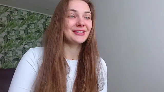 Snapshot of Olivia_shine chatting on 17, 4, 2026 Olivia shine online show from 17, 4, 2026