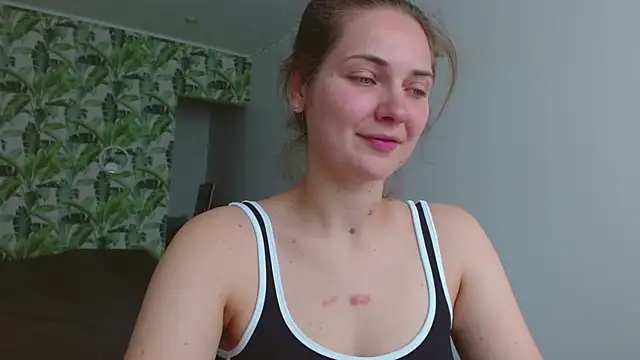 Snapshot of Olivia_shine chatting on 25, 6, 2026 Olivia shine online show from 25, 6, 2026