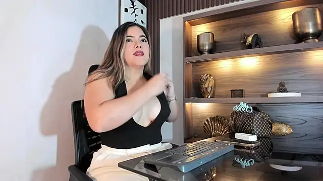 Snapshot of EVELIN_MASON chatting on 28, 5, 2026 EVELIN MASON online show from 28, 5, 2026
