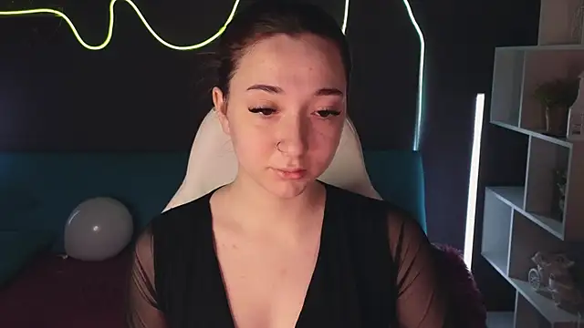 YasmineWest online show from 21, 12, 2024