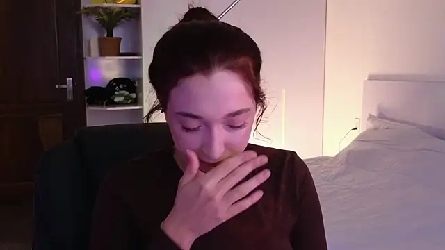 YasmineWest online show from 15, 6, 2026