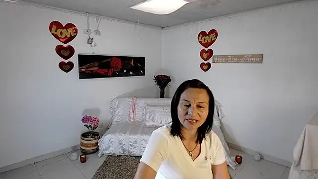 lollita 23  online show from 16, 4, 2026