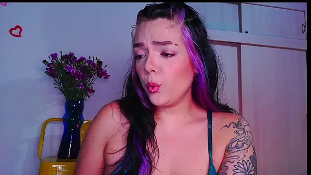 Snapshot of purple_em69 chatting on 22, 2, 2026 purple em69 online show from 22, 2, 2026