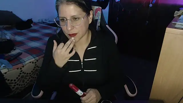 Snapshot of LucifernandaSw chatting on 18, 4, 2026 LucifernandaSw online show from 18, 4, 2026