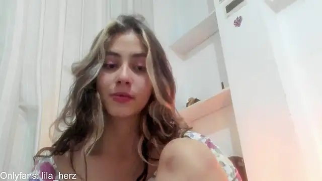 Snapshot of Liherz chatting on 12, 12, 2024 Liherz online show from 12, 12, 2024