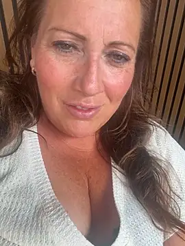 Snapshot of xsexycurvymilf chatting on 17, 6, 2026 xsexycurvymilf online show from 17, 6, 2026