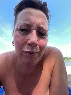 Snapshot of xsexycurvymilf chatting on 20, 6, 2026 xsexycurvymilf online show from 20, 6, 2026