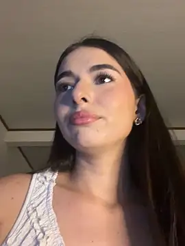 Coralinee 01 online show from 7, 3, 2026