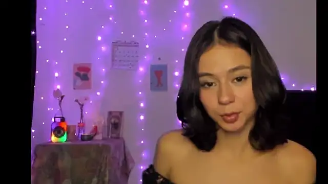 Snapshot of cute_roxana_ chatting on 28, 2, 2025 cute roxana  online show from 28, 2, 2025