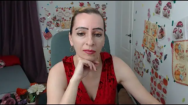 Snapshot of EvelynAngell chatting on 12, 9, 2025 EvelynAngell online show from 12, 9, 2025