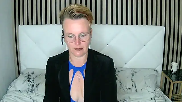 xxNoeliaxx online show from 16, 1, 2025