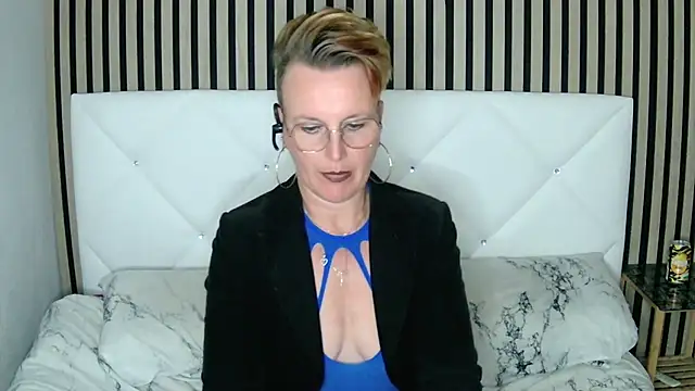 xxNoeliaxx online show from 30, 1, 2025