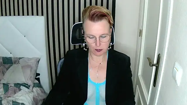 xxNoeliaxx online show from 4, 3, 2025