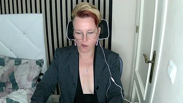 xxNoeliaxx online show from 15, 3, 2025