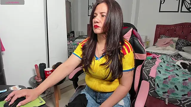 Snapshot of Marie_Mature chatting on 3, 7, 2026 Marie Mature online show from 3, 7, 2026