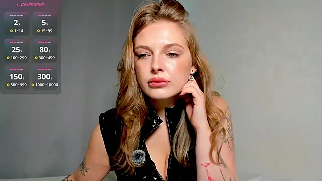 mercedescutee online show from 27, 9, 2025