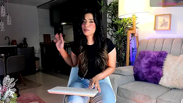 Snapshot of Issa_cooper chatting on 2, 2, 2026 Issa cooper online show from 2, 2, 2026