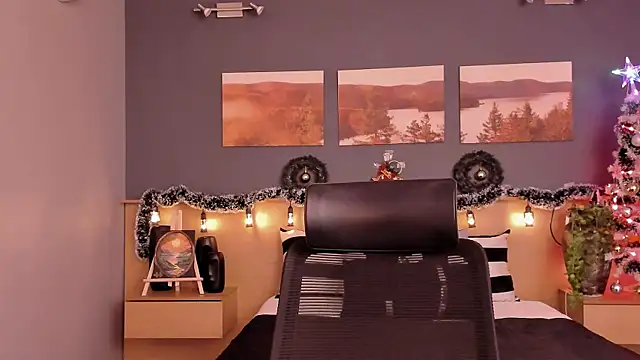 LiliJones  online show from 16, 12, 2024