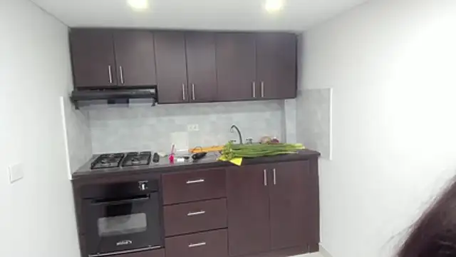 Luna Dumont online show from 2, 12, 2025