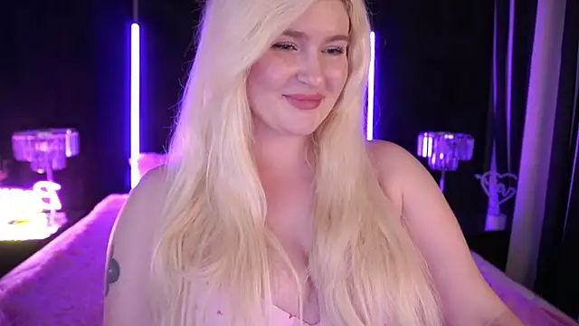 Snapshot of CocoSecretss chatting on 8, 12, 2024 CocoSecretss online show from 8, 12, 2024