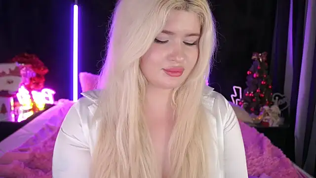 Snapshot of CocoSecretss chatting on 2, 1, 2025 CocoSecretss online show from 2, 1, 2025