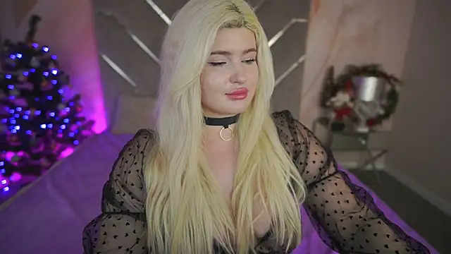 Snapshot of CocoSecretss chatting on 3, 1, 2025 CocoSecretss online show from 3, 1, 2025