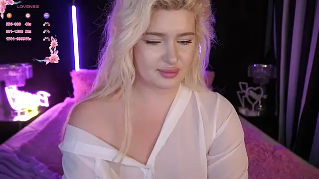 Snapshot of CocoSecretss chatting on 3, 3, 2025 CocoSecretss online show from 3, 3, 2025