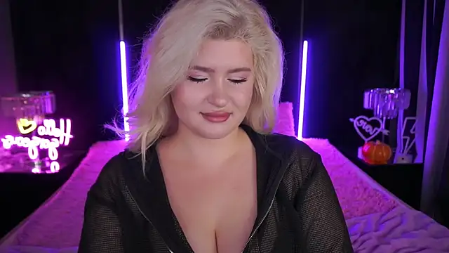 Snapshot of CocoSecretss chatting on 9, 11, 2025 CocoSecretss online show from 9, 11, 2025