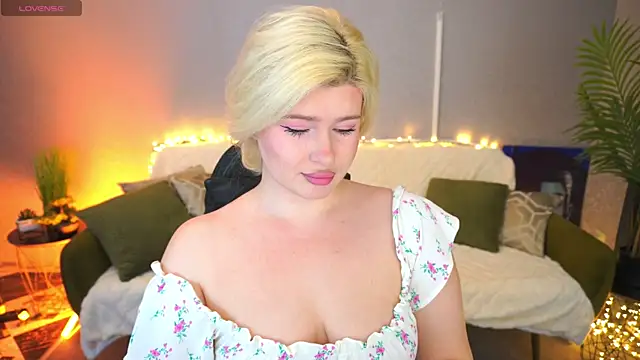 CocoSecretss online show from 17, 4, 2026