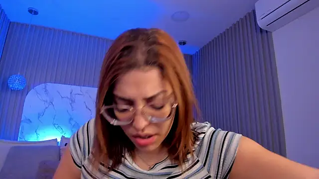 Snapshot of Dollar-girl chatting on 27, 6, 2026 Dollar-girl online show from 27, 6, 2026