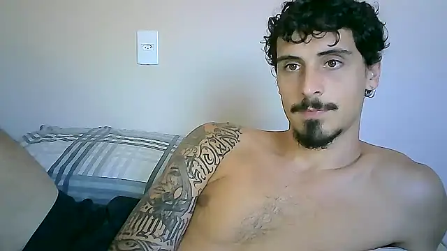 Snapshot of milkoffe chatting on 5, 12, 2024 milkoffe online show from 5, 12, 2024