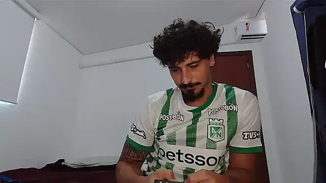 Snapshot of milkoffe chatting on 12, 2, 2026 milkoffe online show from 12, 2, 2026