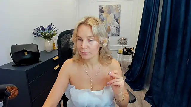 Snapshot of Sinty_Devis chatting on 22, 2, 2026 Sinty Devis online show from 22, 2, 2026