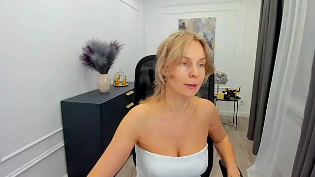 Snapshot of Sinty_Devis chatting on 24, 2, 2026 Sinty Devis online show from 24, 2, 2026