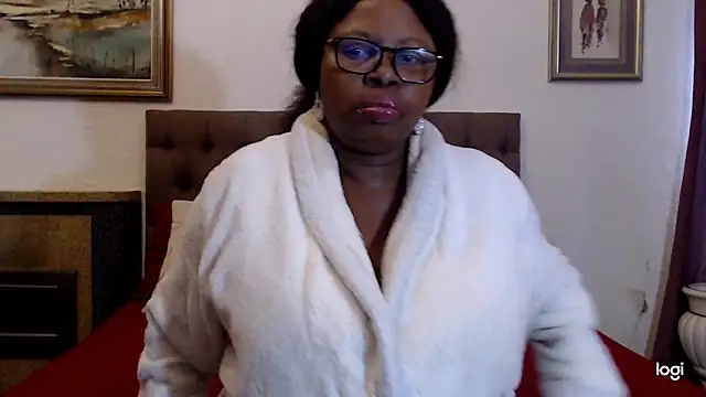 Snapshot of OmegaLipps chatting on 7, 5, 2026 OmegaLipps online show from 7, 5, 2026