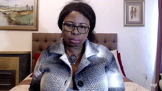 Snapshot of OmegaLipps chatting on 9, 5, 2026 OmegaLipps online show from 9, 5, 2026