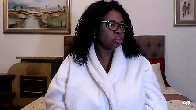 Snapshot of OmegaLipps chatting on 19, 5, 2026 OmegaLipps online show from 19, 5, 2026