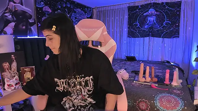 LanaKyutt online show from 3, 3, 2025