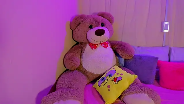 moll1e  online show from 4, 12, 2025