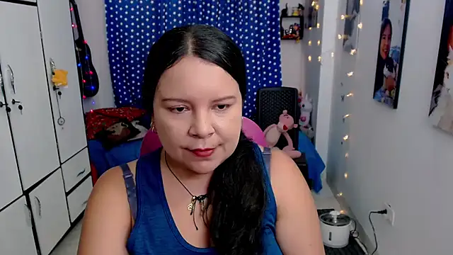 Snapshot of claryssa_ chatting on 8, 11, 2025 claryssa online show from 8, 11, 2025