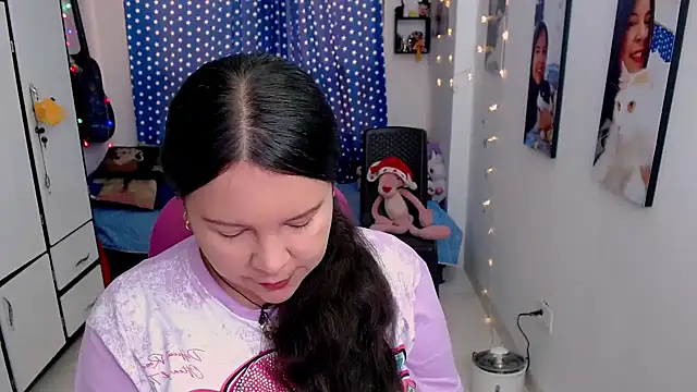 Snapshot of claryssa_ chatting on 4, 12, 2025 claryssa online show from 4, 12, 2025