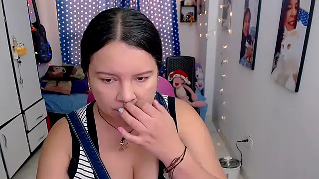 Snapshot of claryssa_ chatting on 5, 12, 2025 claryssa online show from 5, 12, 2025