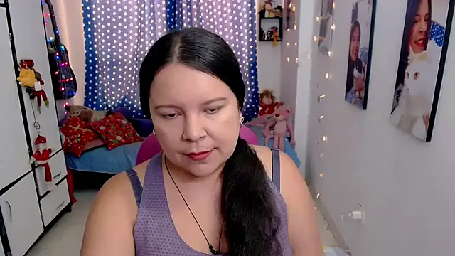 Snapshot of claryssa_ chatting on 8, 1, 2026 claryssa online show from 8, 1, 2026