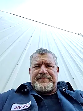 Snapshot of bigdoog8 chatting on 6, 4, 2026 bigdoog8 online show from 6, 4, 2026