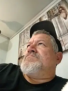 Snapshot of bigdoog8 chatting on 19, 4, 2026 bigdoog8 online show from 19, 4, 2026