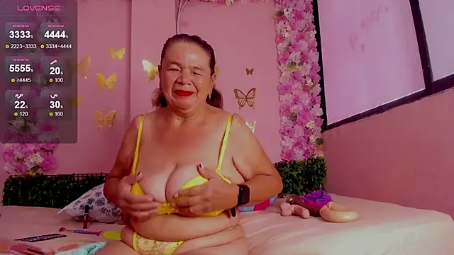 Snapshot of grandmother_milf chatting on 18, 7, 2026 grandmother milf online show from 18, 7, 2026