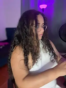 CurlyGirl 1 online show from 27, 4, 2026