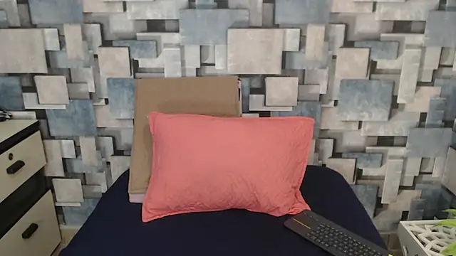 Snapshot of angel_dthroatt chatting on 4, 12, 2025 angel dthroatt online show from 4, 12, 2025