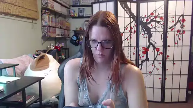 Sarahtineke online show from 5, 5, 2026